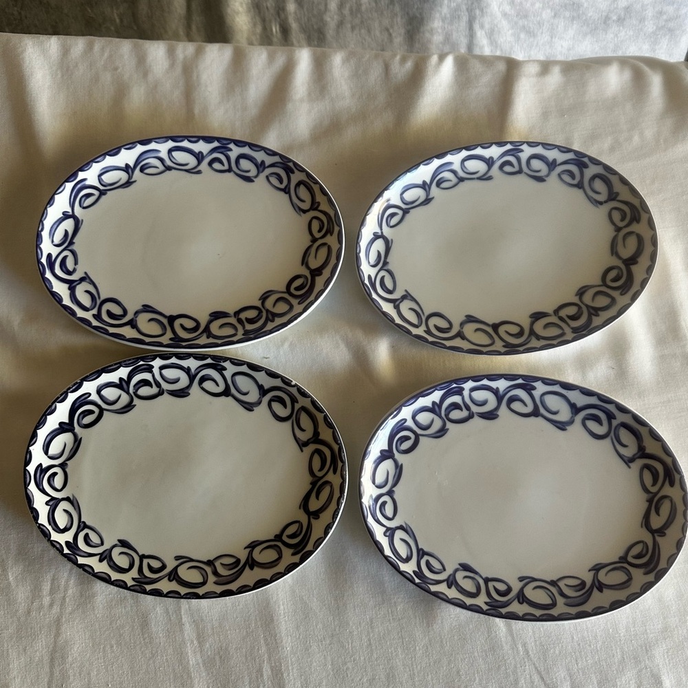 HAND CRAFTED STONEWARE SMALL OVAL PLATERS WITH PAINTED BLUE SCROLLS - Picture 12 of 12